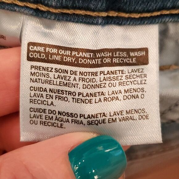 Light wash Levi's cropped jeans size 29 - Picture 3 of 12